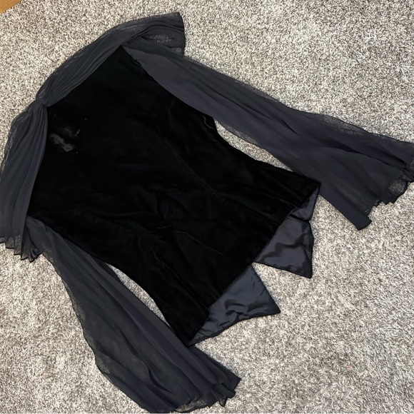 Elegant Black Sheer Sleeve Top - Picture 6 of 9